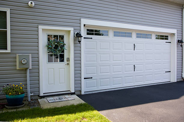 24/7 Emergency Garage Door Panel Replacement experts in Fridley, MN